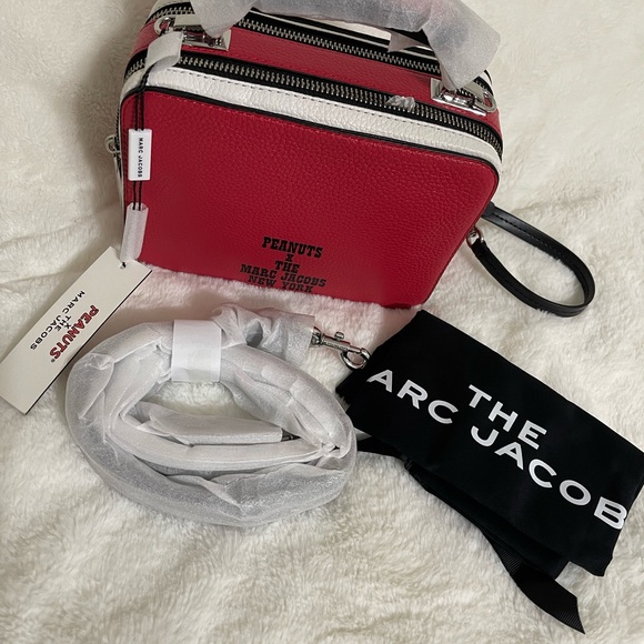 The Marc Jacobs x Peanuts Charlie Brown The Mini Box Crossbody Bag - Picture 13 of 14
